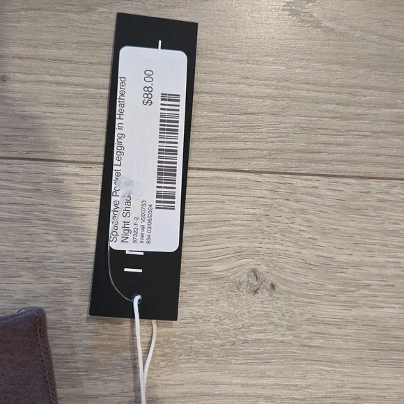 NWT Interval Leggings - Picture 2 of 2